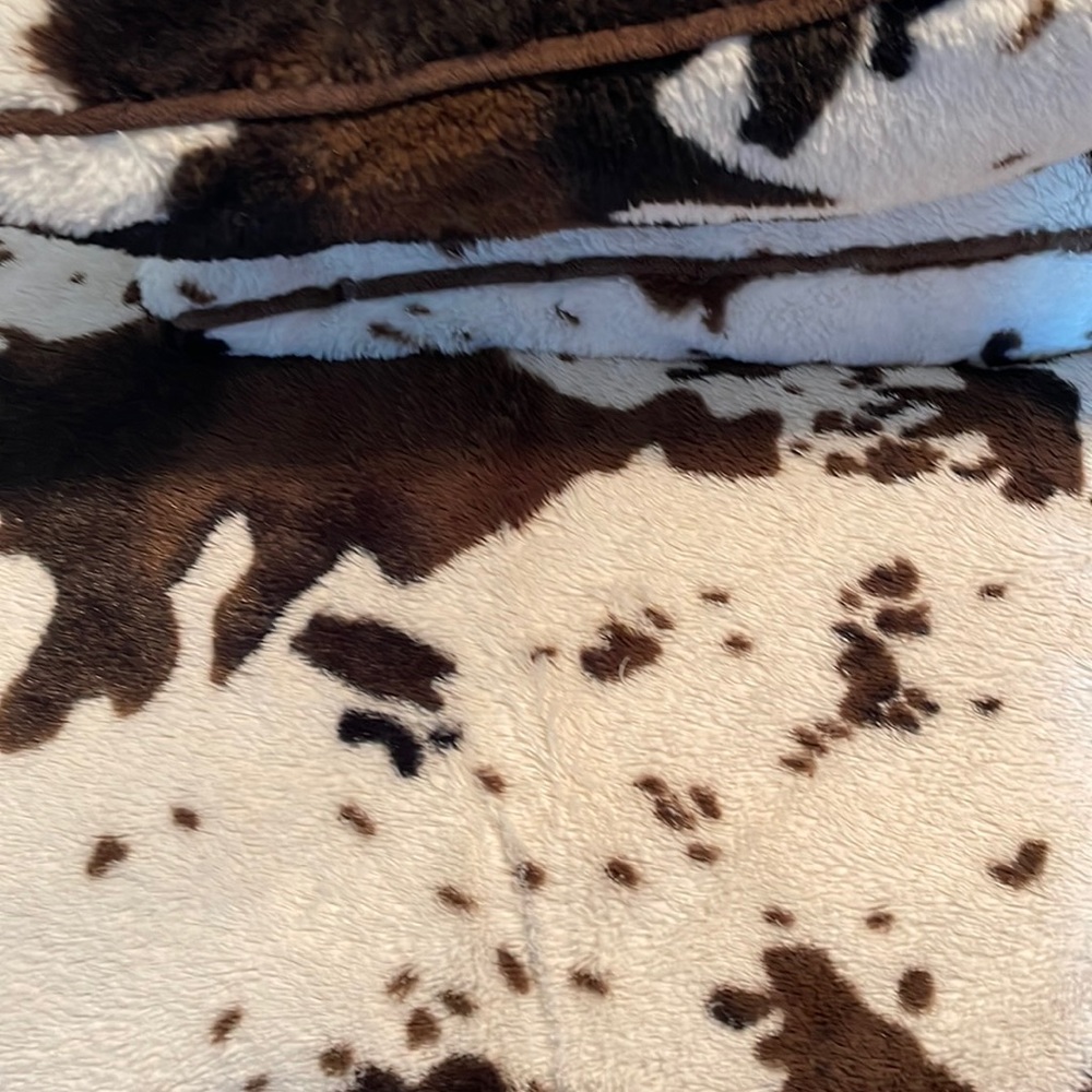 COPY - Cow throw and 2 pillows